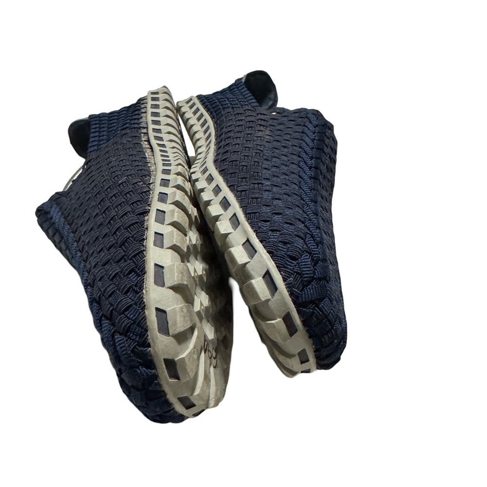 Men's Navy Woven Slip-On Shoes
Box40